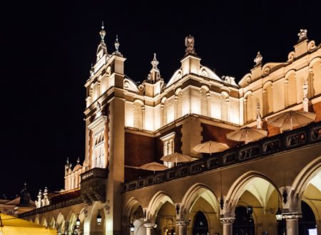 Stare miasto w Krakowie nocą