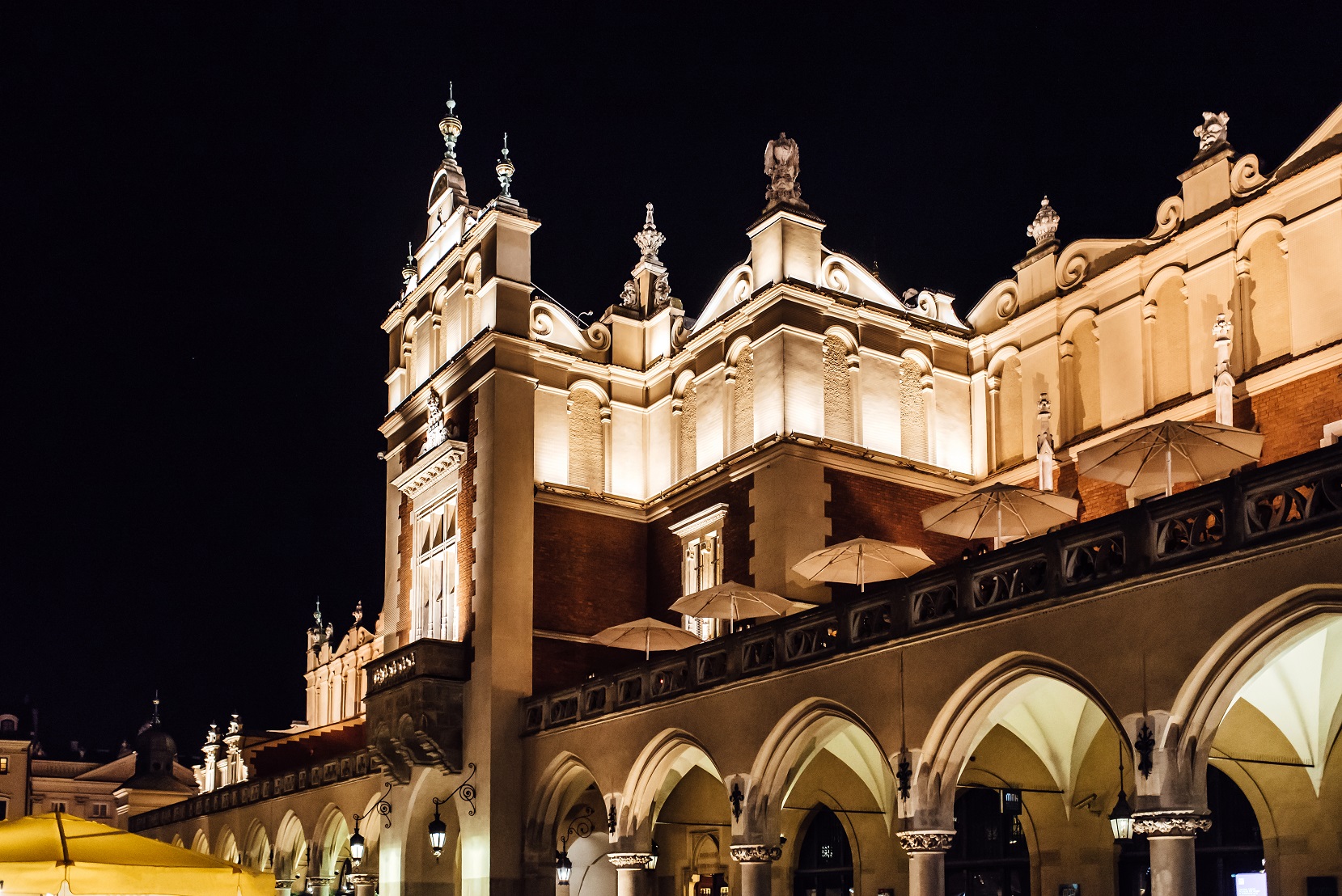 Stare miasto w Krakowie nocą